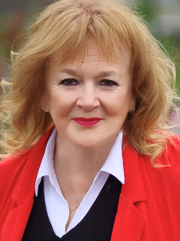 Gillian Elisa - 1226 Management