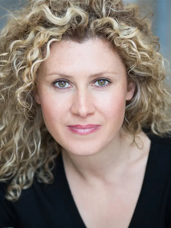 Llinos Daniel - 1226 Management