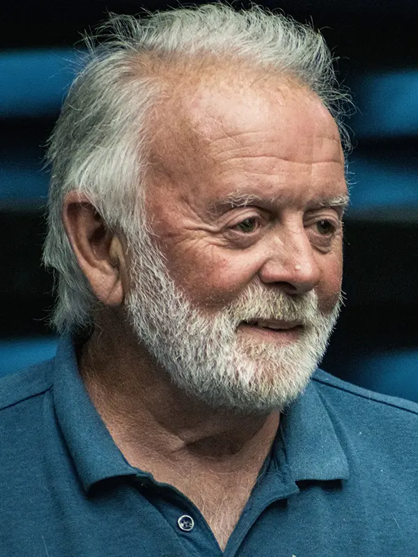 Wyn Bowen Harries - 1226 Management